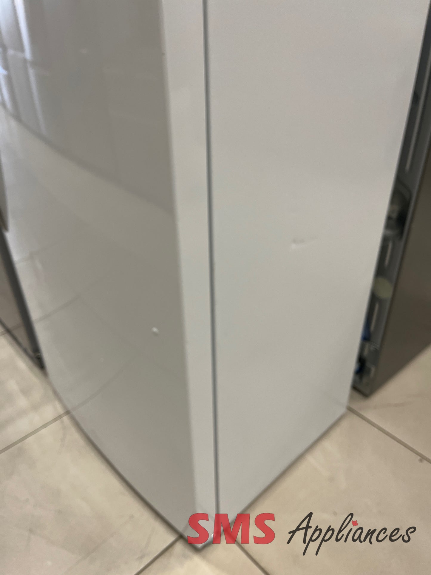 Open Box Fridges FRAE2024AWC Frigidaire - Image 6