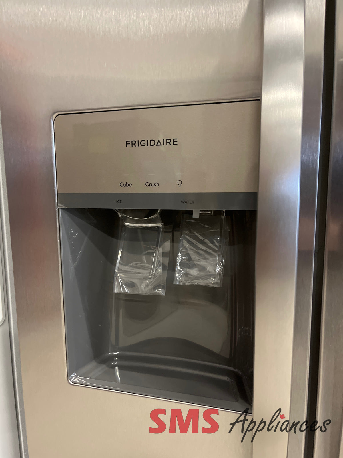 Open Box Fridges FRSS2323ASD Frigidaire - Image 2