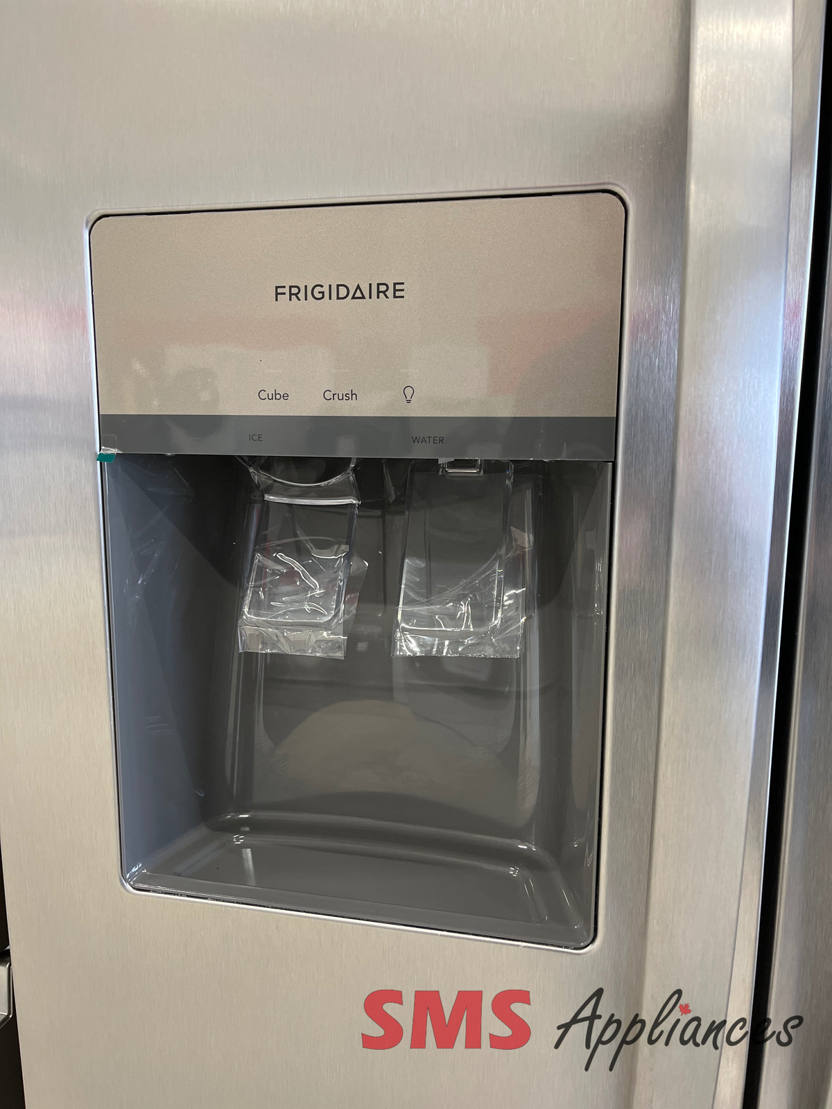 Open Box Fridges FRSS2623ASN Frigidaire - Image 2