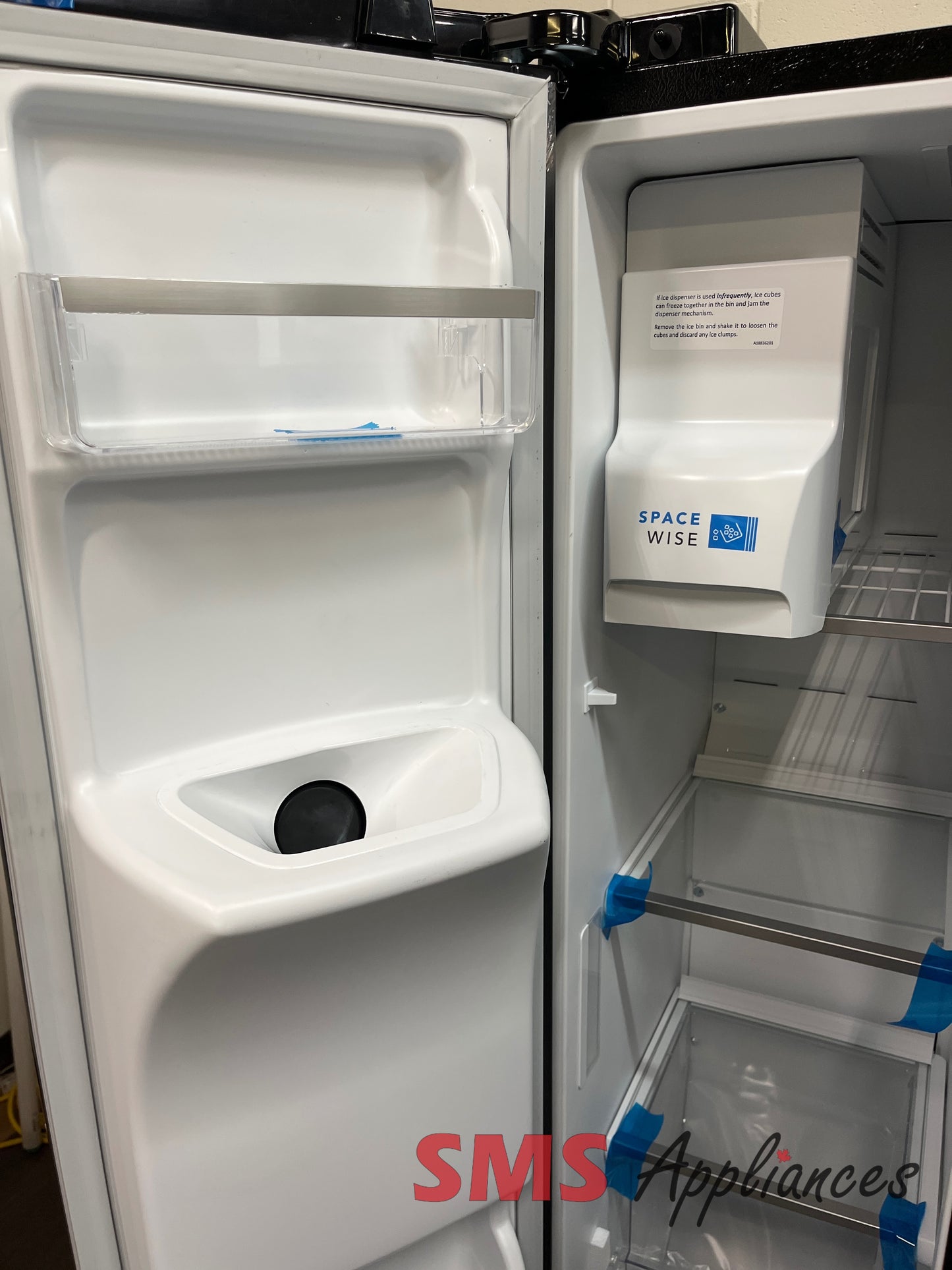 Open Box Fridges GRSC2352AD8 Frigidaire - Image 3