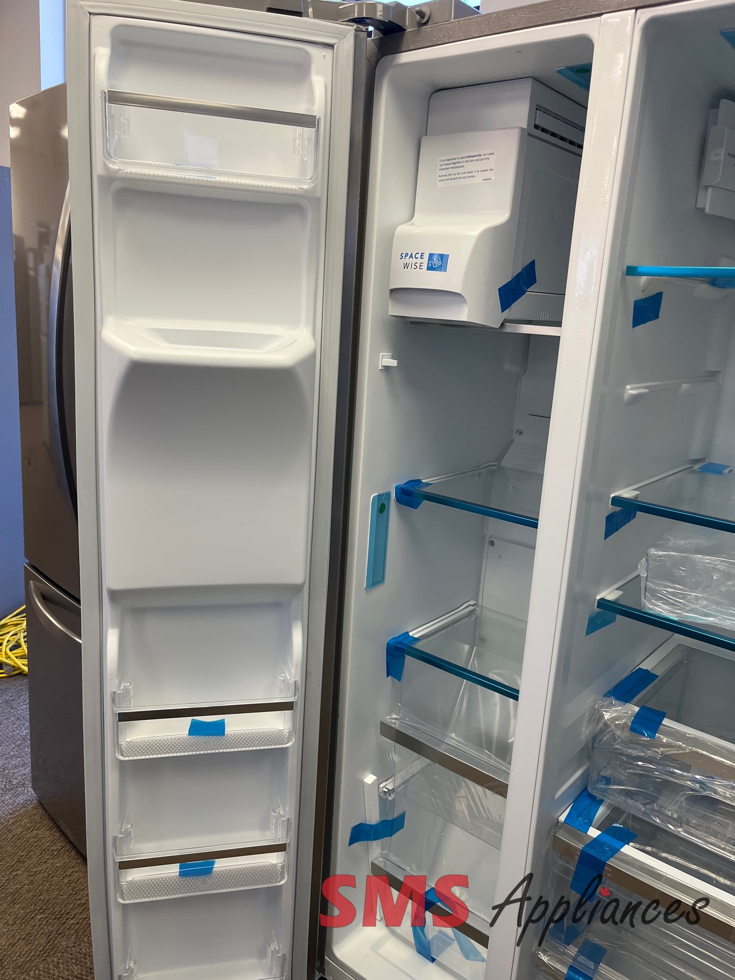 Open Box Fridges GRSC2352AF Frigidaire - Image 3