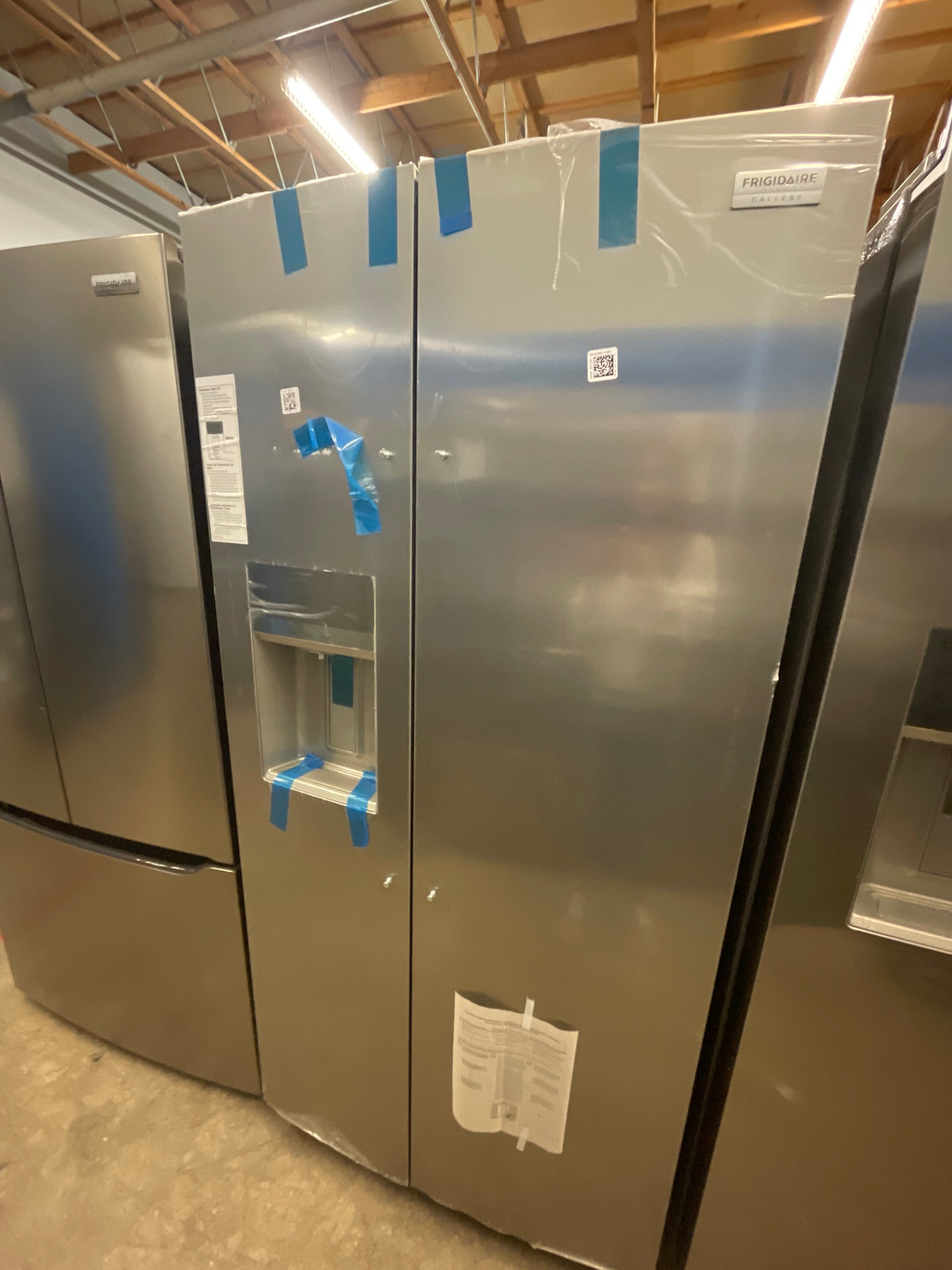 Open Box Fridges GRSS2352AF Frigidaire - Image 1