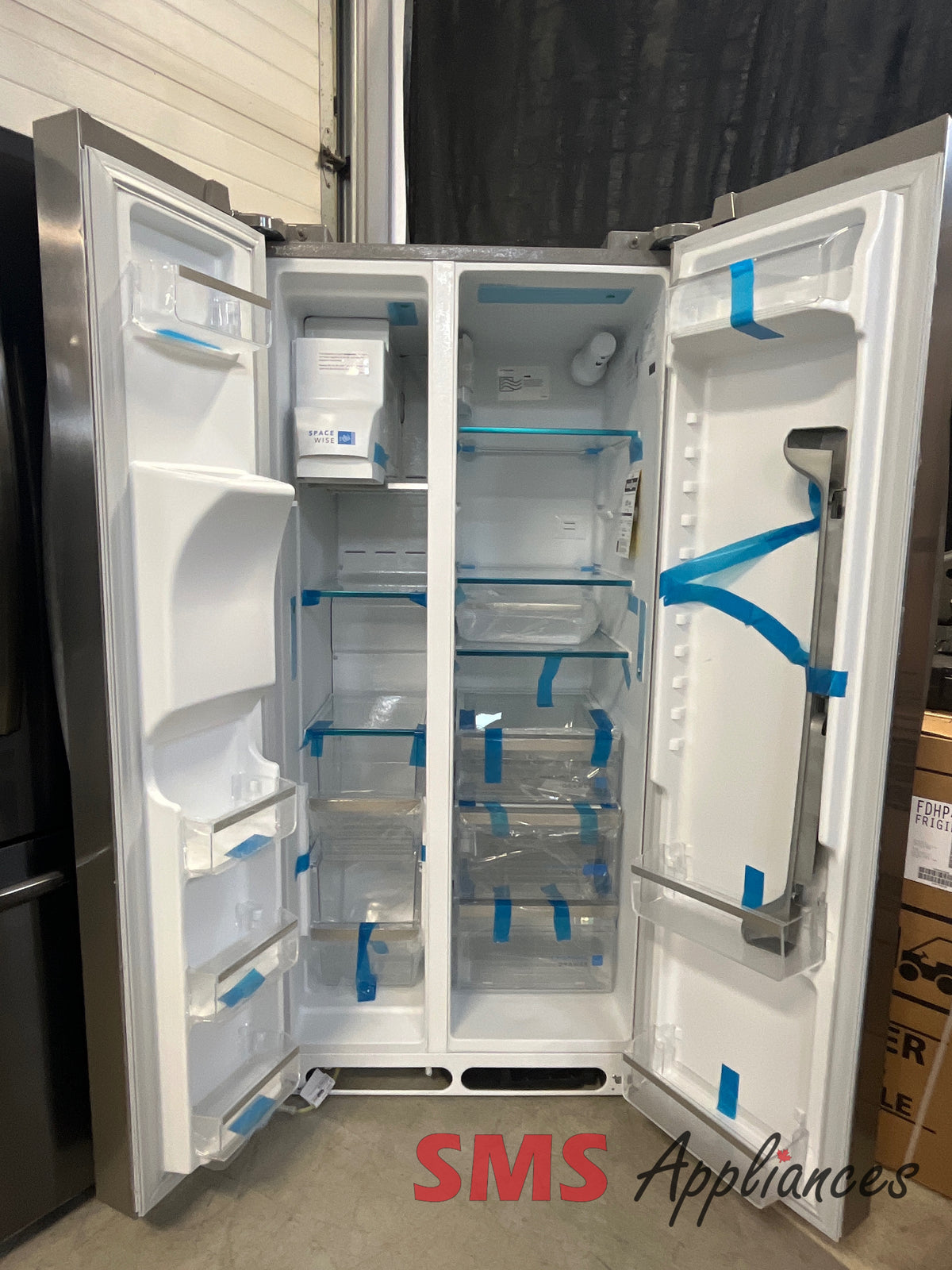 Open Box Fridges GRSS2352AF Frigidaire - Image 2