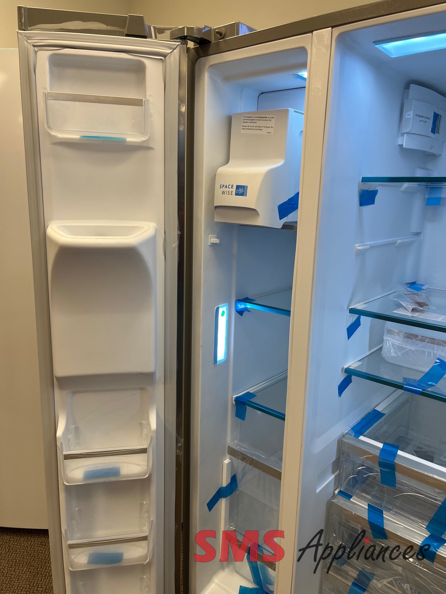 Open Box Fridges GRSS2352AF Frigidaire - Image 3