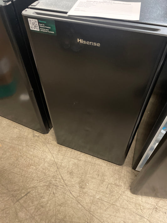 Open Box Fridges HRCO33ABE Hisense - Image 1