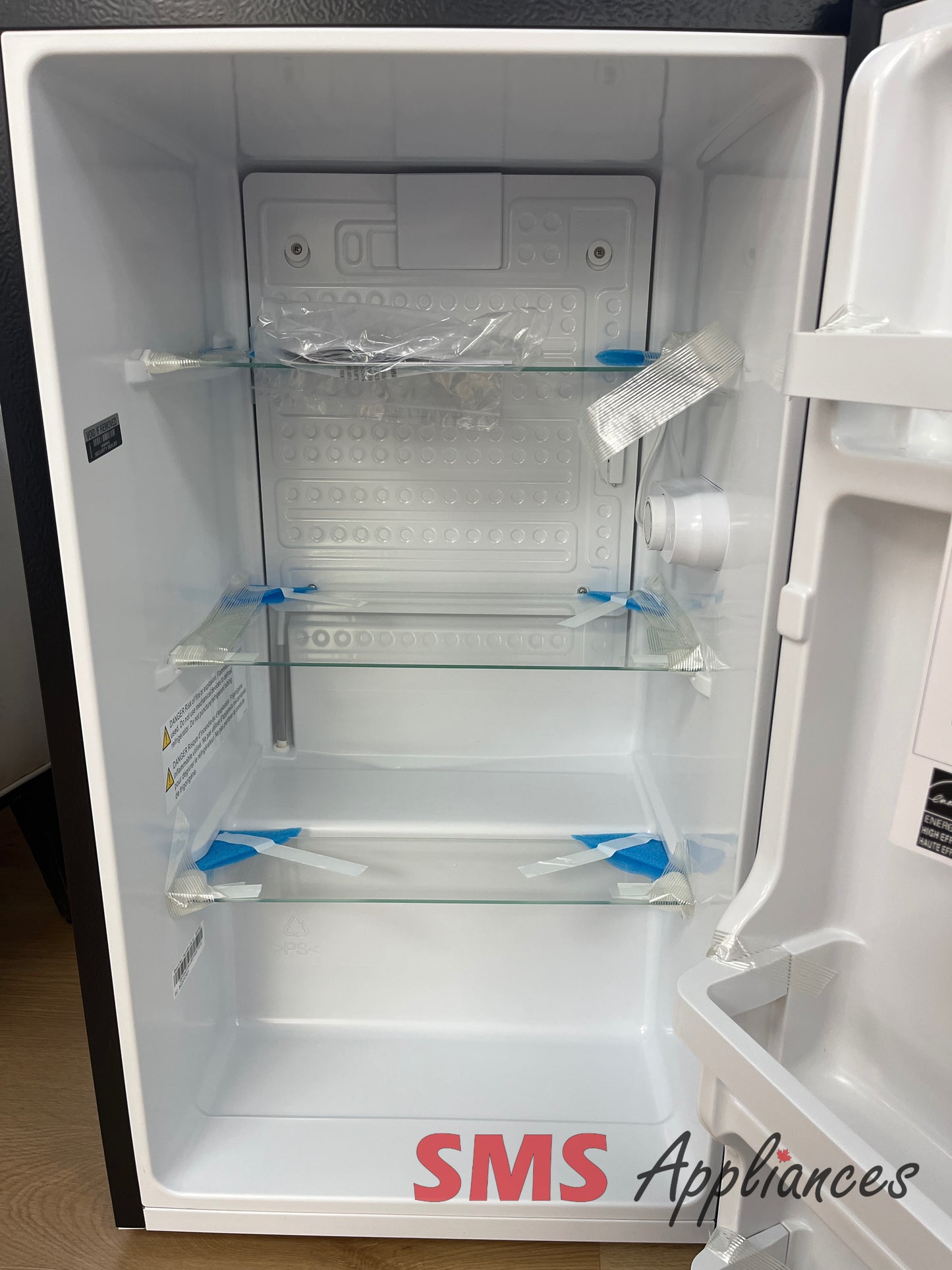 Open Box Fridges HRCO33ABE Hisense - Image 2