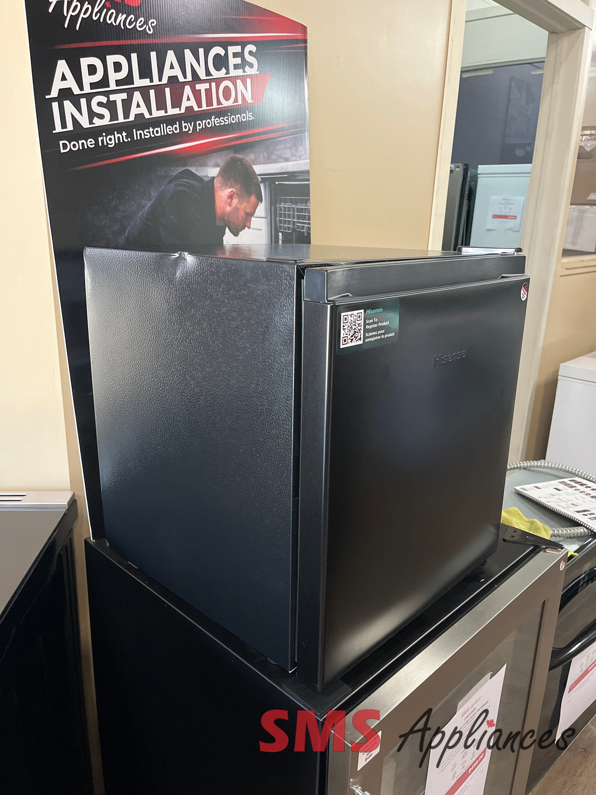 Open Box Fridges RC16C1GBE Hisense - Image 4