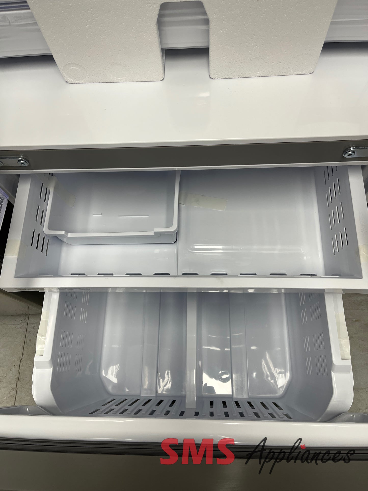 Open Box Fridges RF22A4111SR Samsung - Image 3
