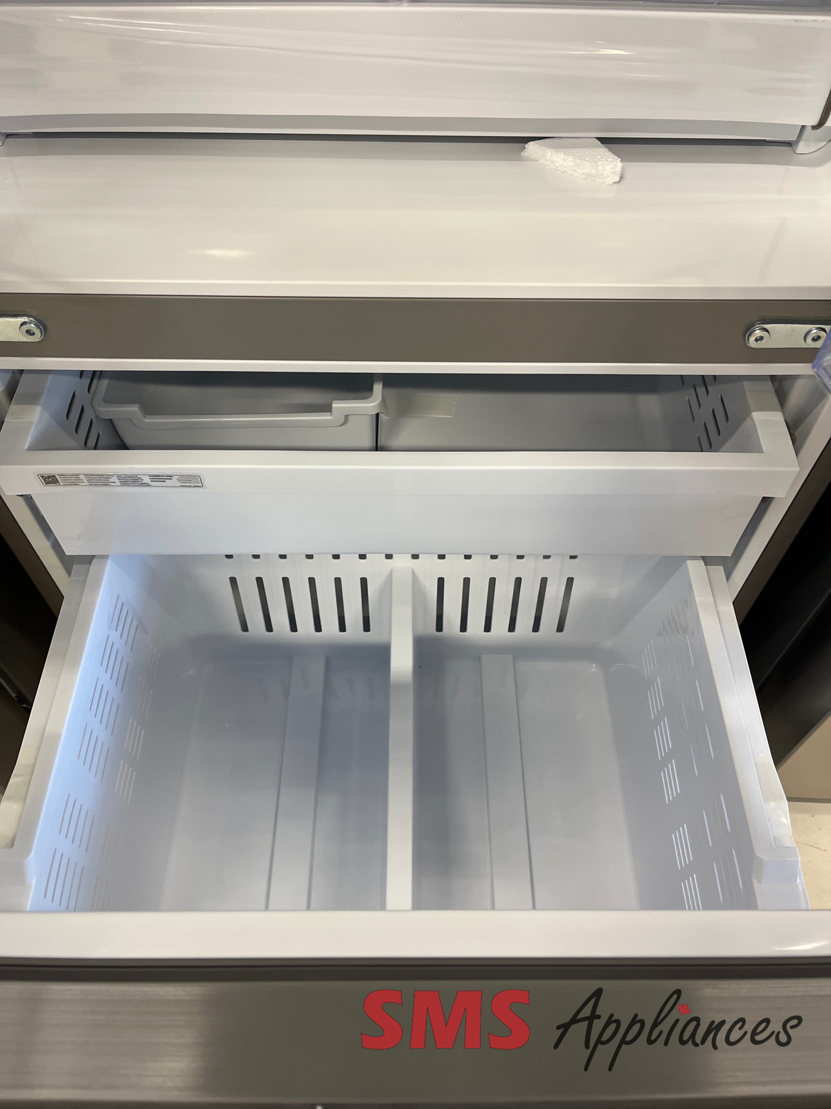 Open Box Fridges RF22A4111SR Samsung - Image 3