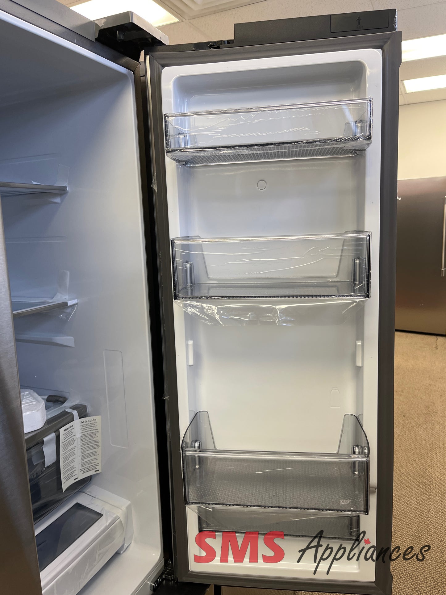 Open Box Fridges RF32CG5900SR Samsung - Image 4