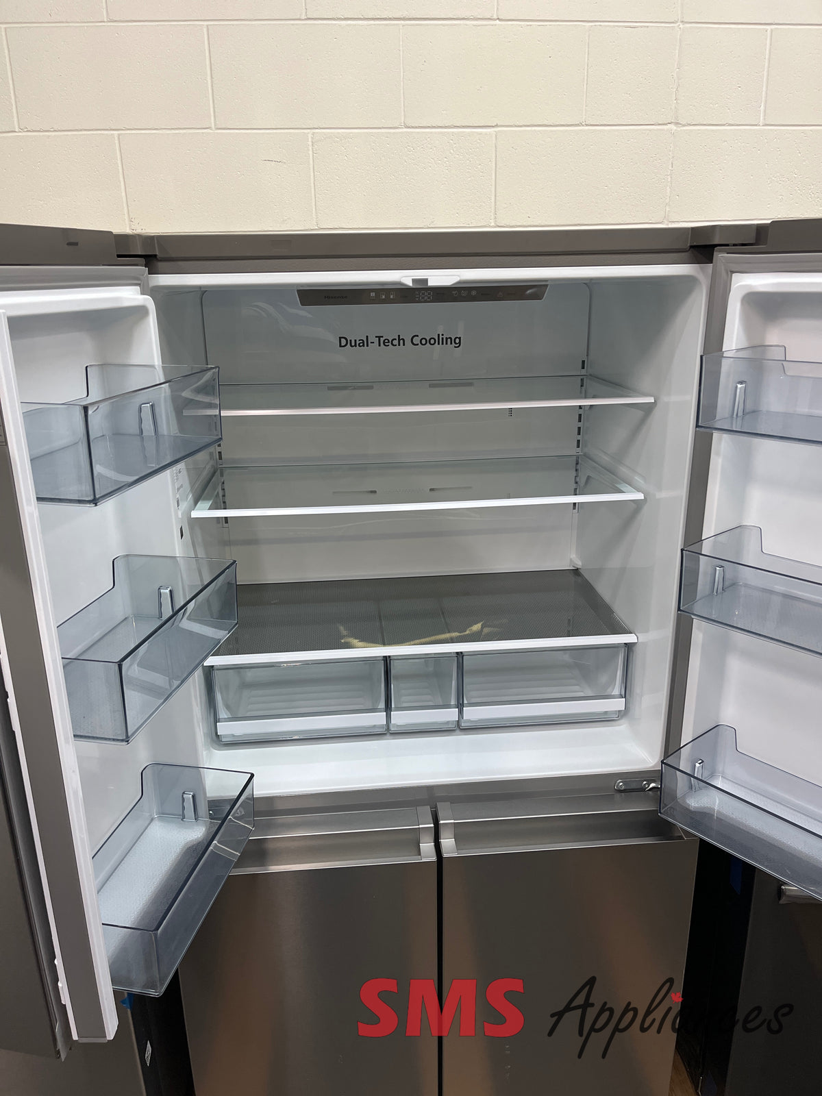 Open Box Fridges RQ22A4CSD Hisense - Image 2