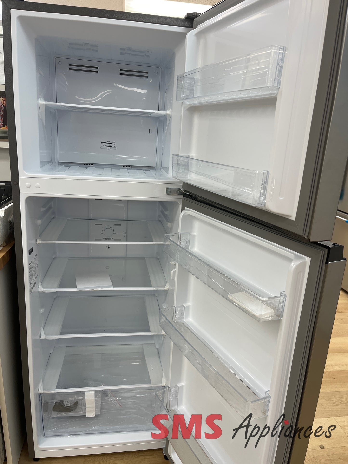 Open Box Fridges RT12A2CSE Hisense - Image 2