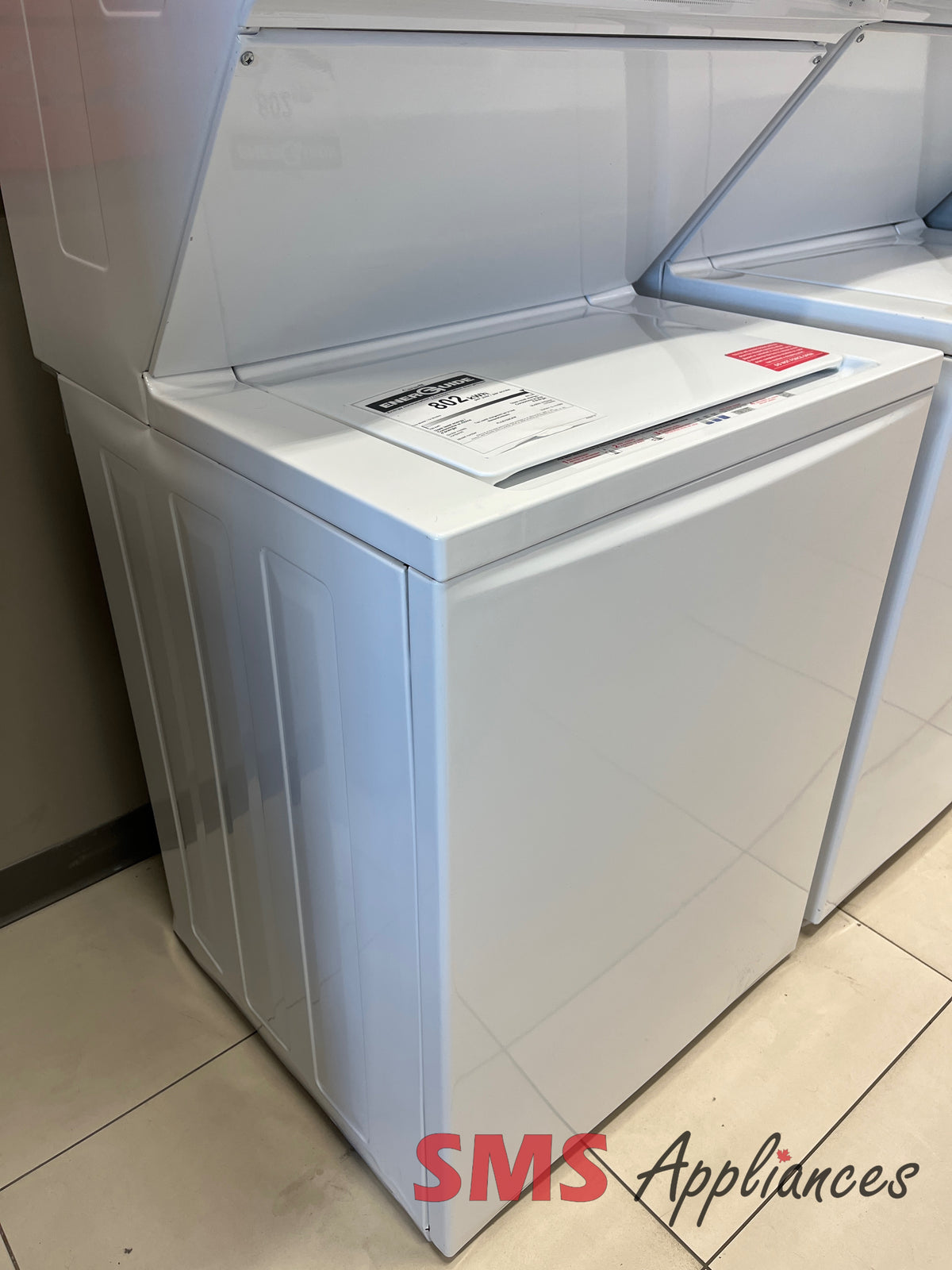 Open Box Frigidaire FLCE752CAW laundry set close-up - SMS Appliances