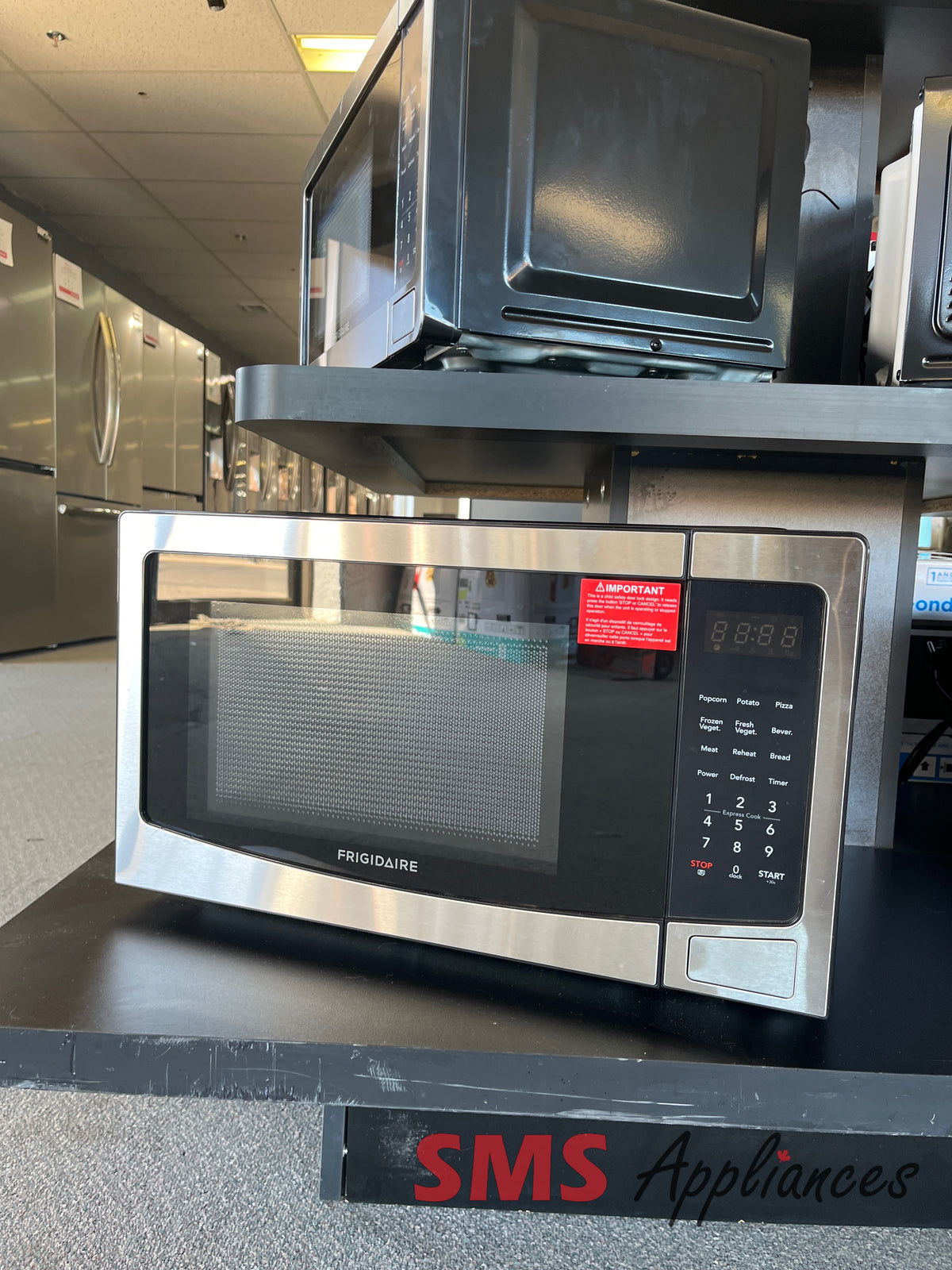 Open Box Microwaves EMW1120 Frigidaire - Image 1