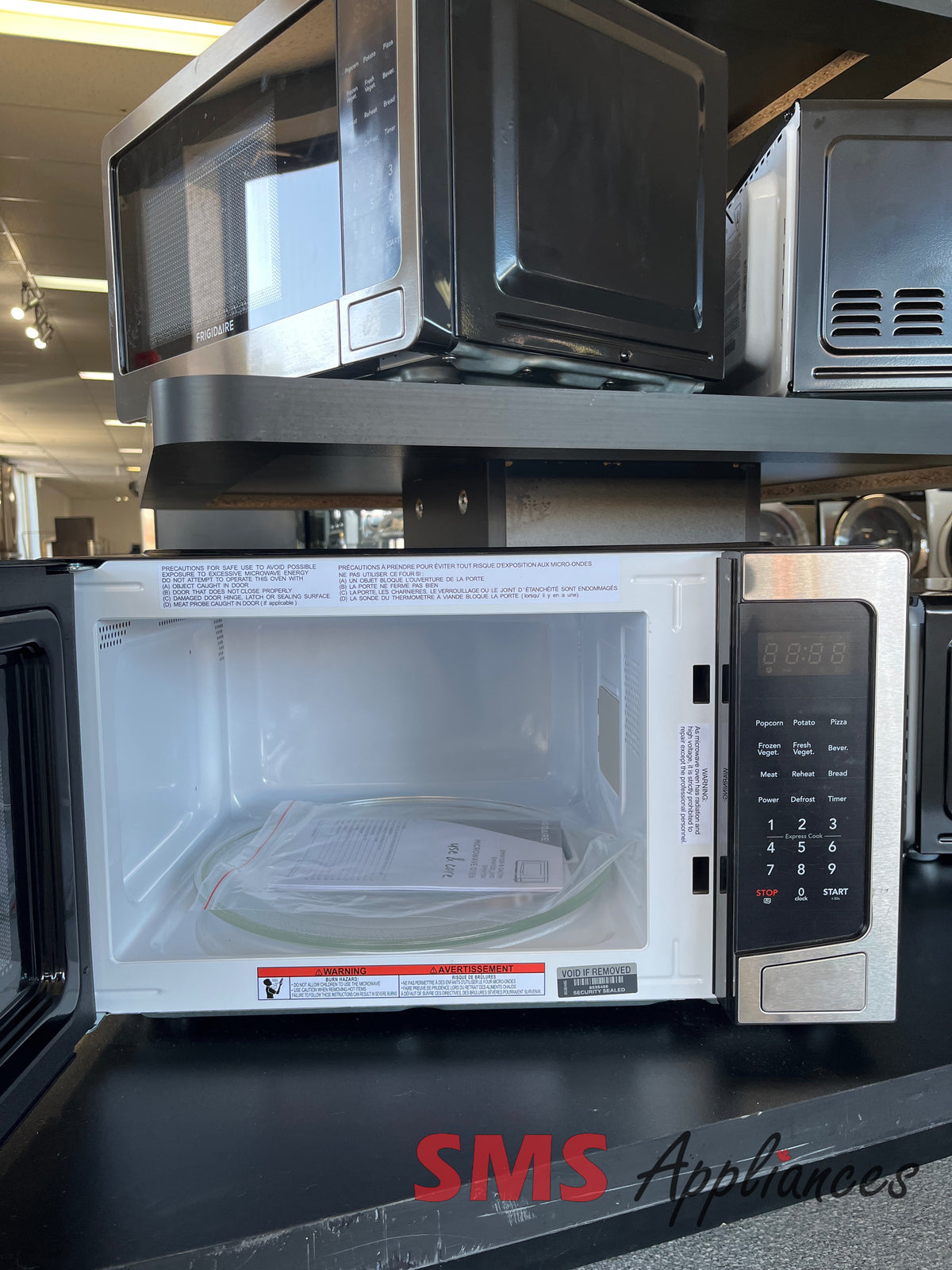 Open Box Microwaves EMW1120 Frigidaire - Image 2