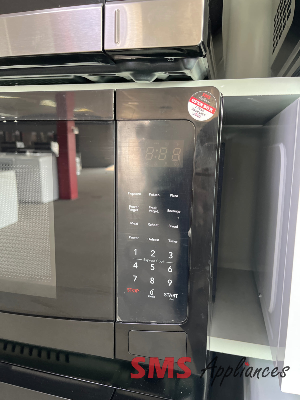 Open Box Microwaves EMW1132 BLACK Frigidaire - Image 3