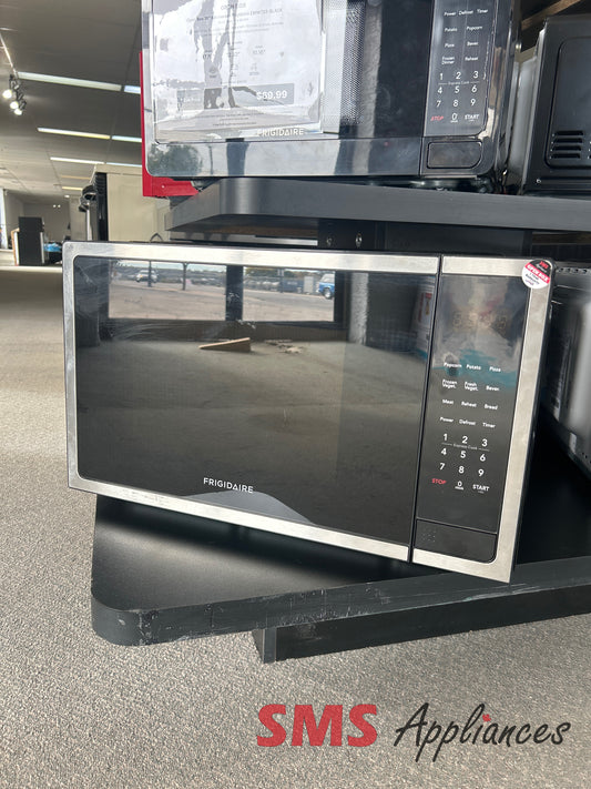Open Box Microwaves EMW1510 Frigidaire - Image 1