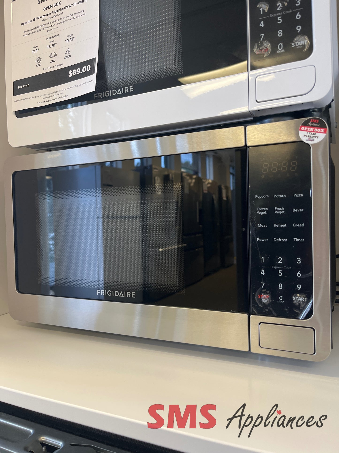 Open Box Microwaves EMW733 Frigidaire - Image 1