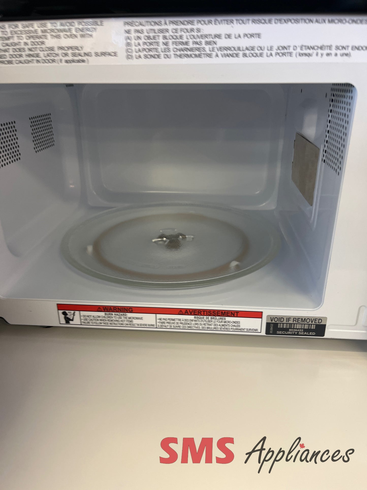 Open Box Microwaves EMW733 Frigidaire - Image 2