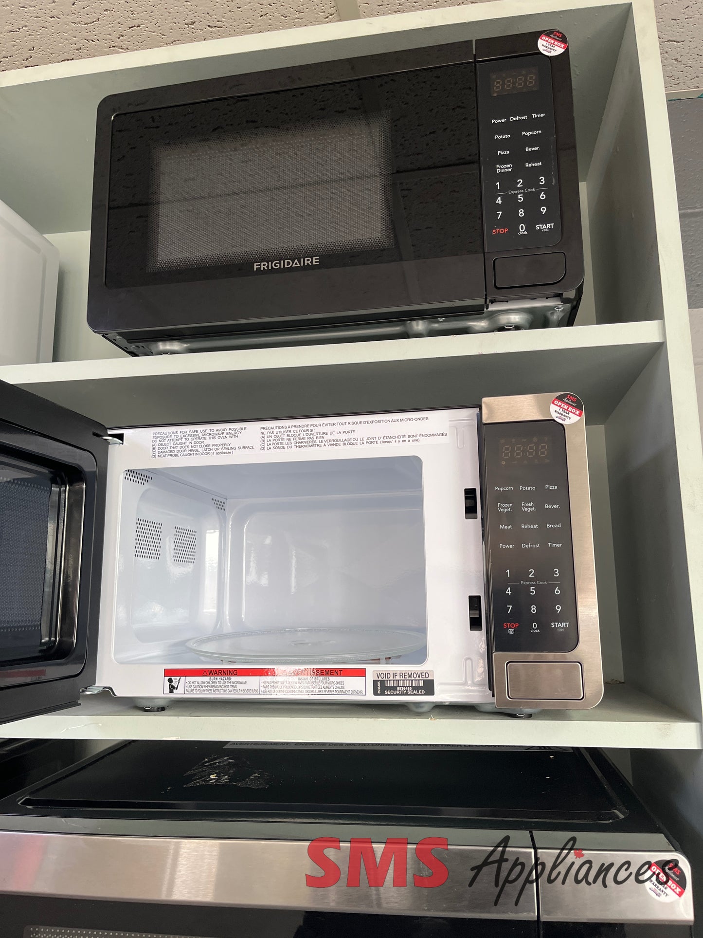 Open Box Microwaves EMW759 Frigidaire - Image 2