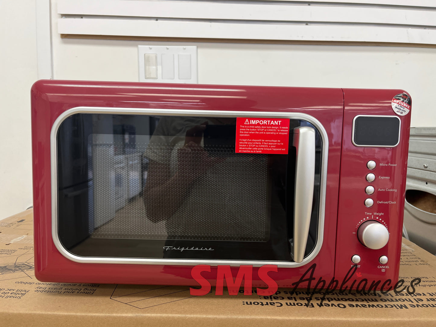 Open Box Microwaves EMW788 MERLOTSLV Frigidaire - Image 1