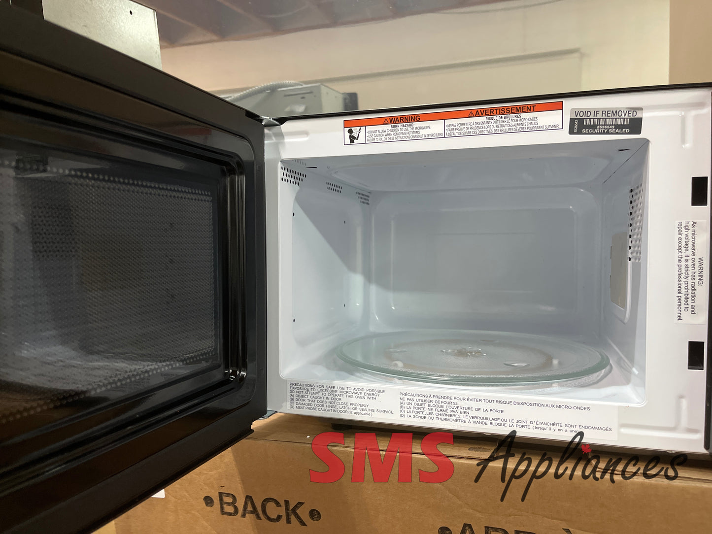 Open Box Microwaves EMW953 B BLACK Frigidaire - Image 2