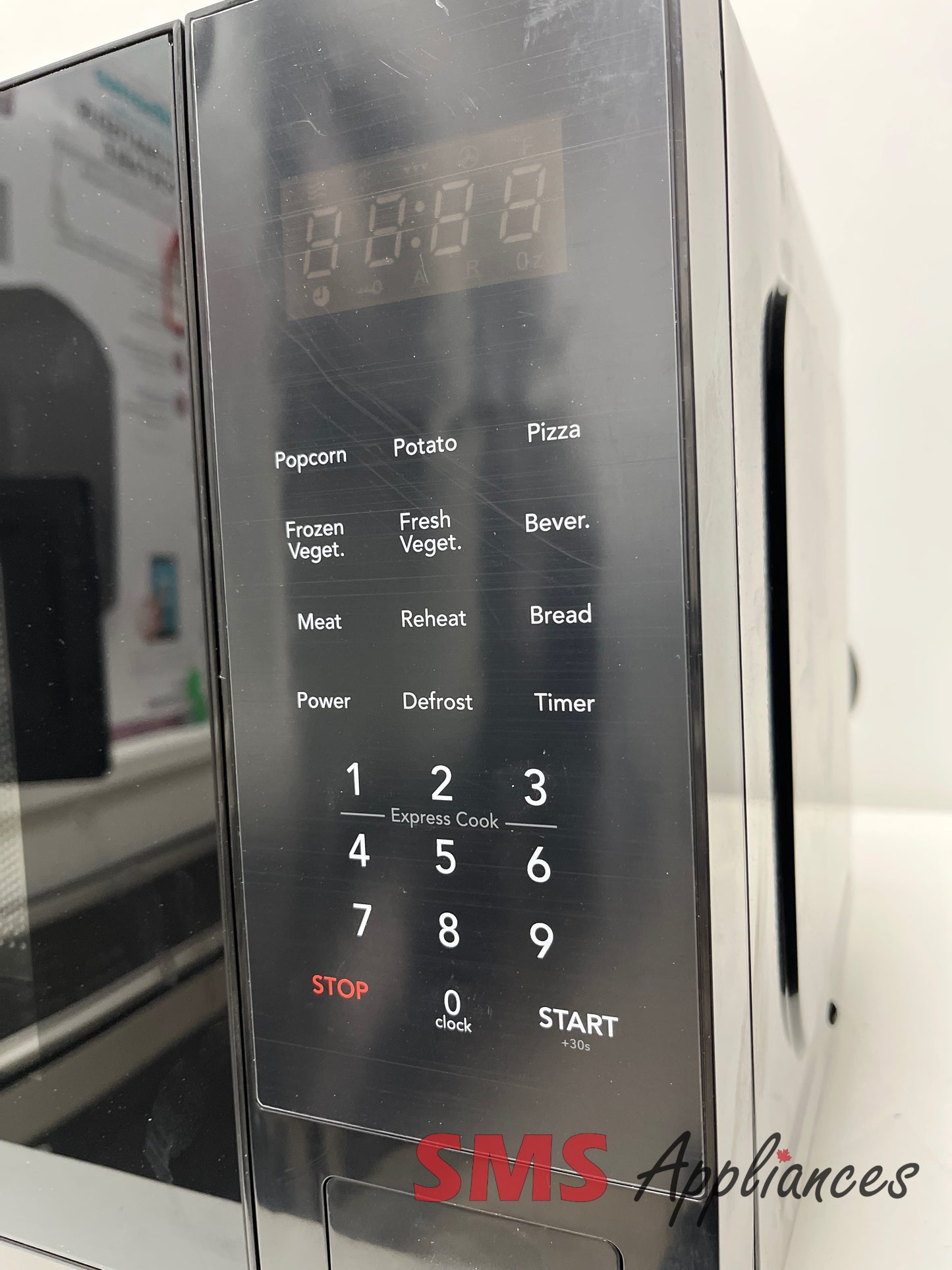 Open Box Microwaves EMW953 B BLACK Frigidaire - Image 3