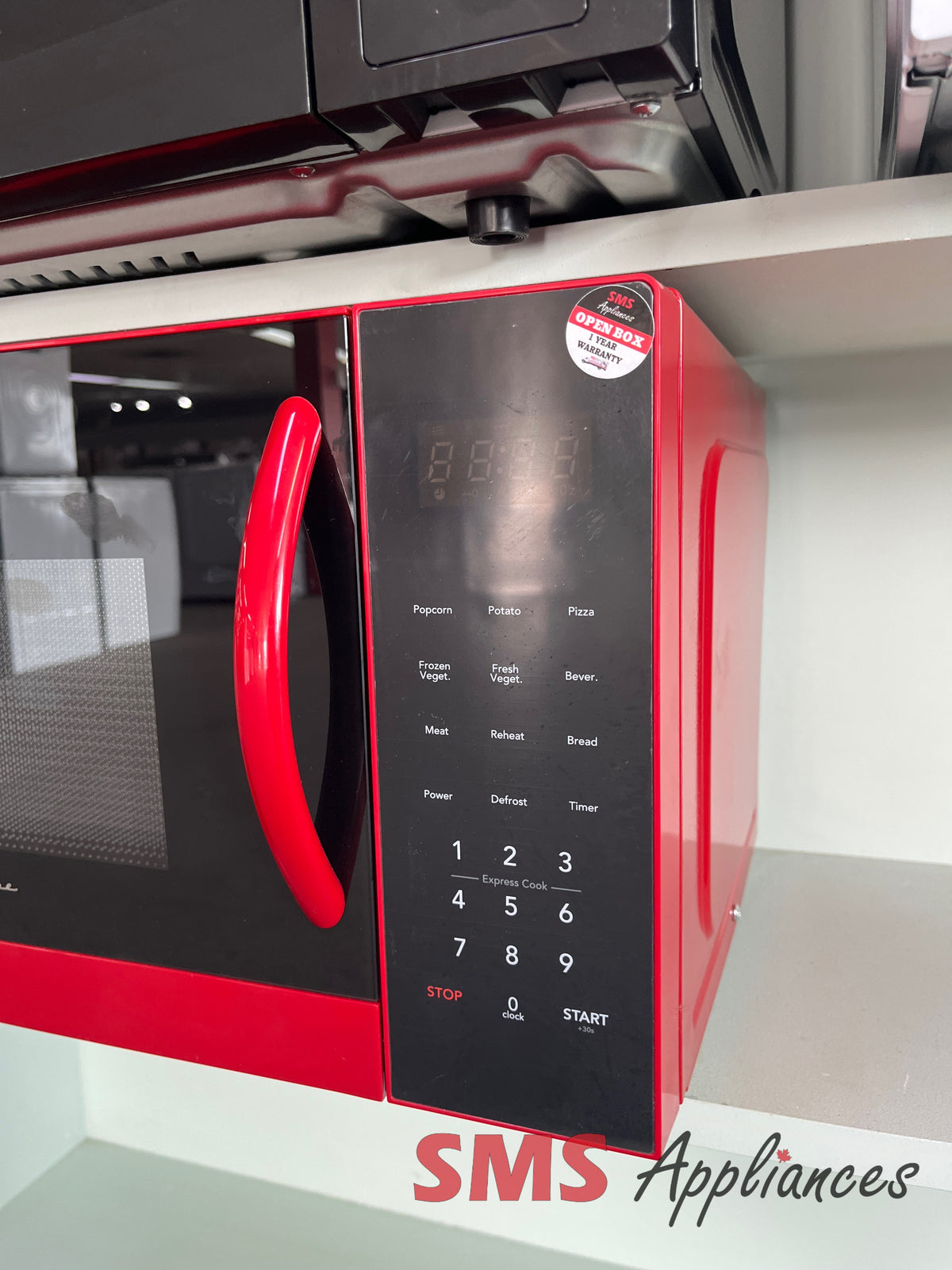 Open Box Microwaves EMW953 RED Frigidaire - Image 3