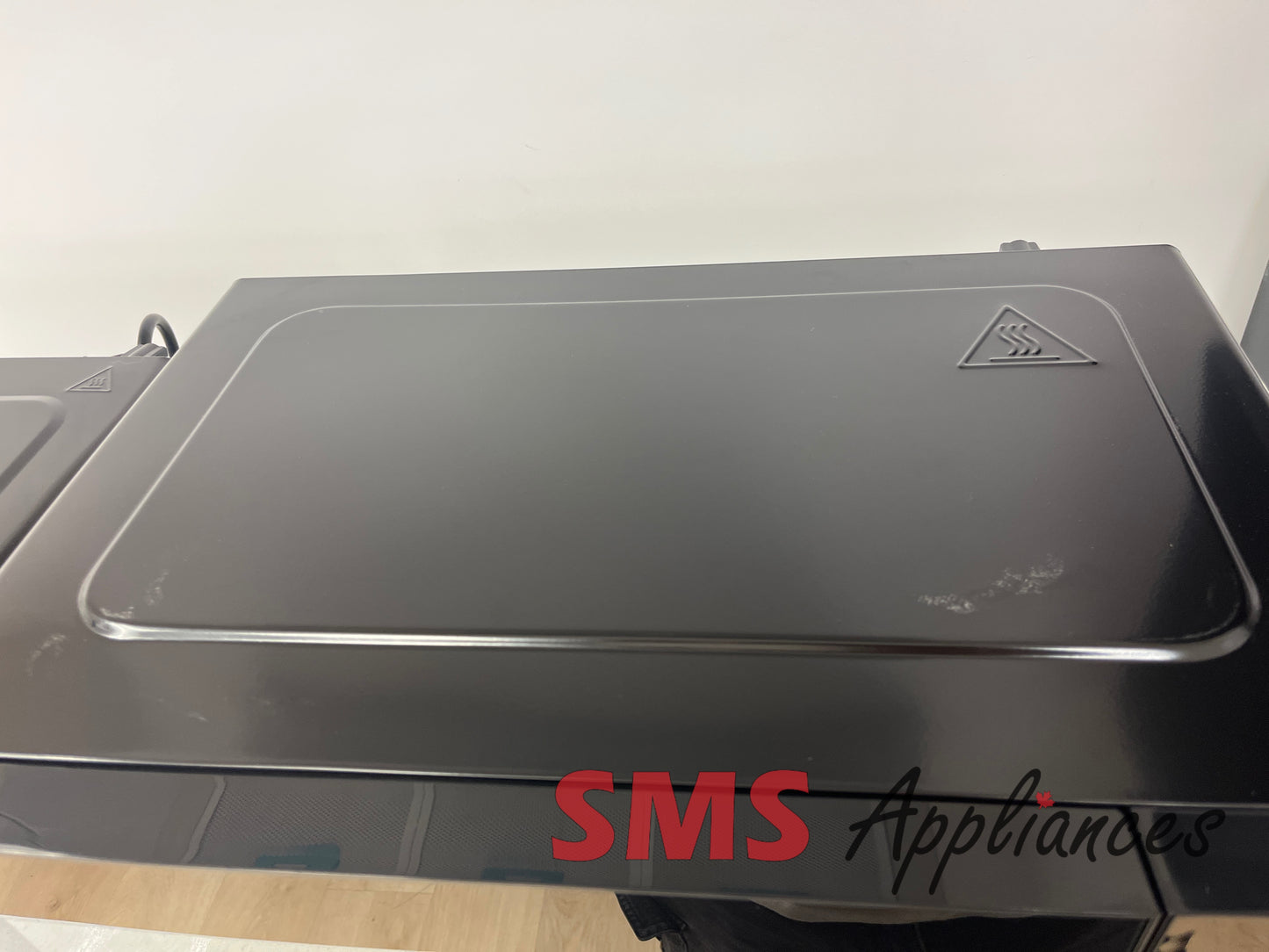 Open Box Microwaves EMW956 Frigidaire - Image 4