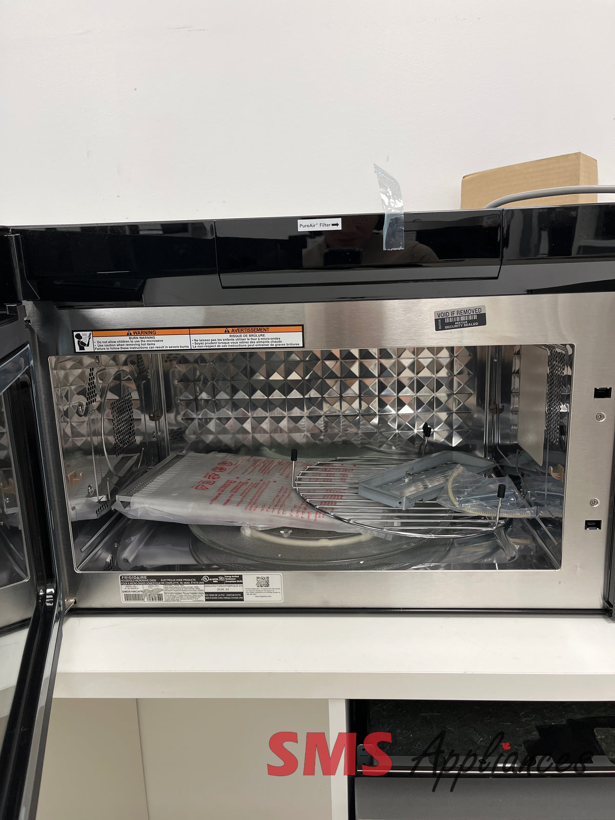 Open Box Microwaves GMOS196CAF Frigidaire - Image 2