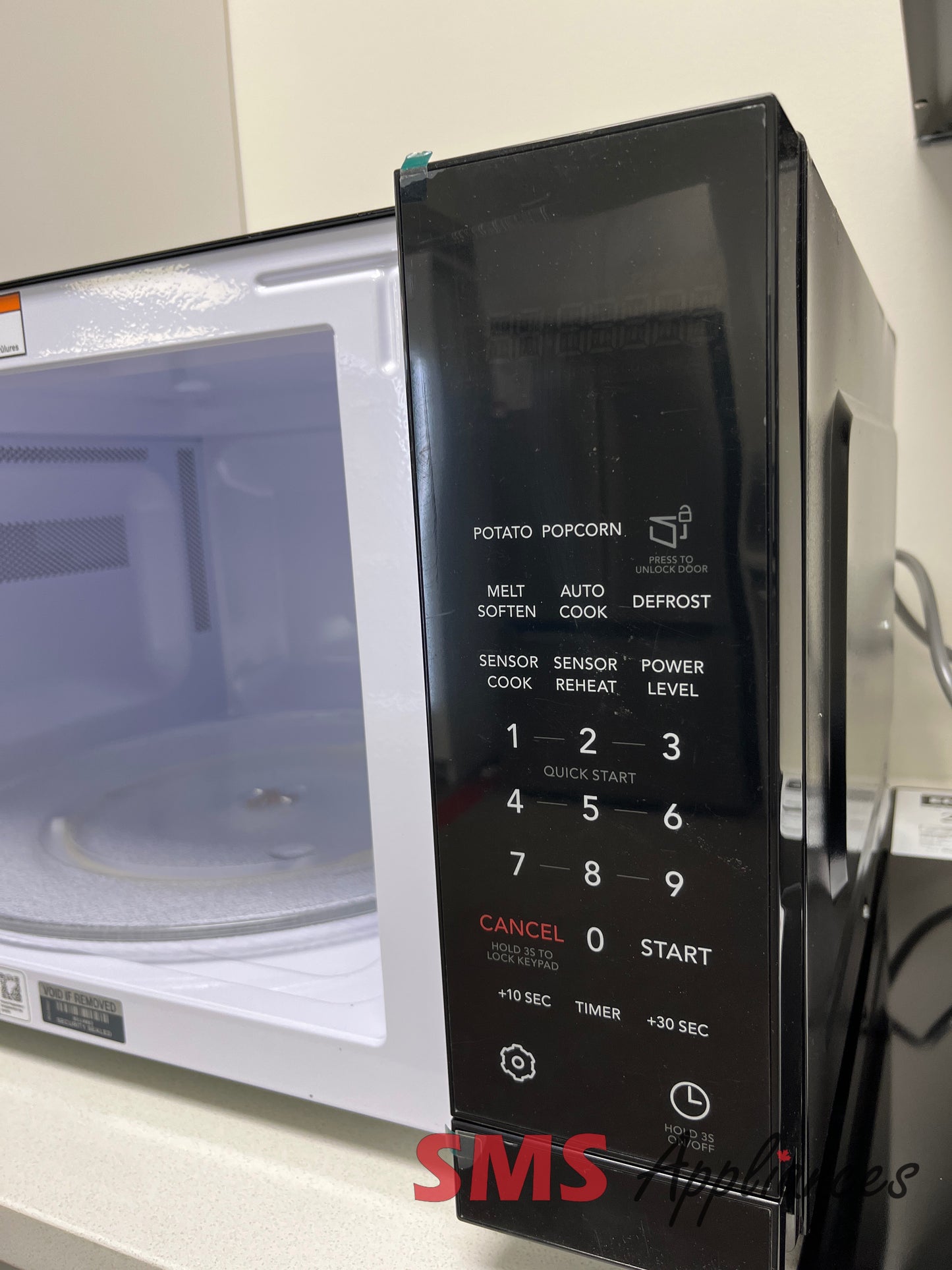 Open Box Microwaves PMBS3080BF Frigidaire - Image 3