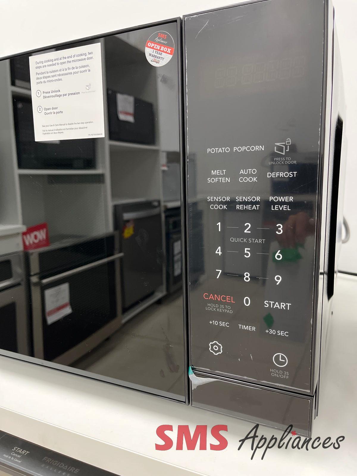 Open Box Microwaves PMBS3080BFA Frigidaire - Image 3