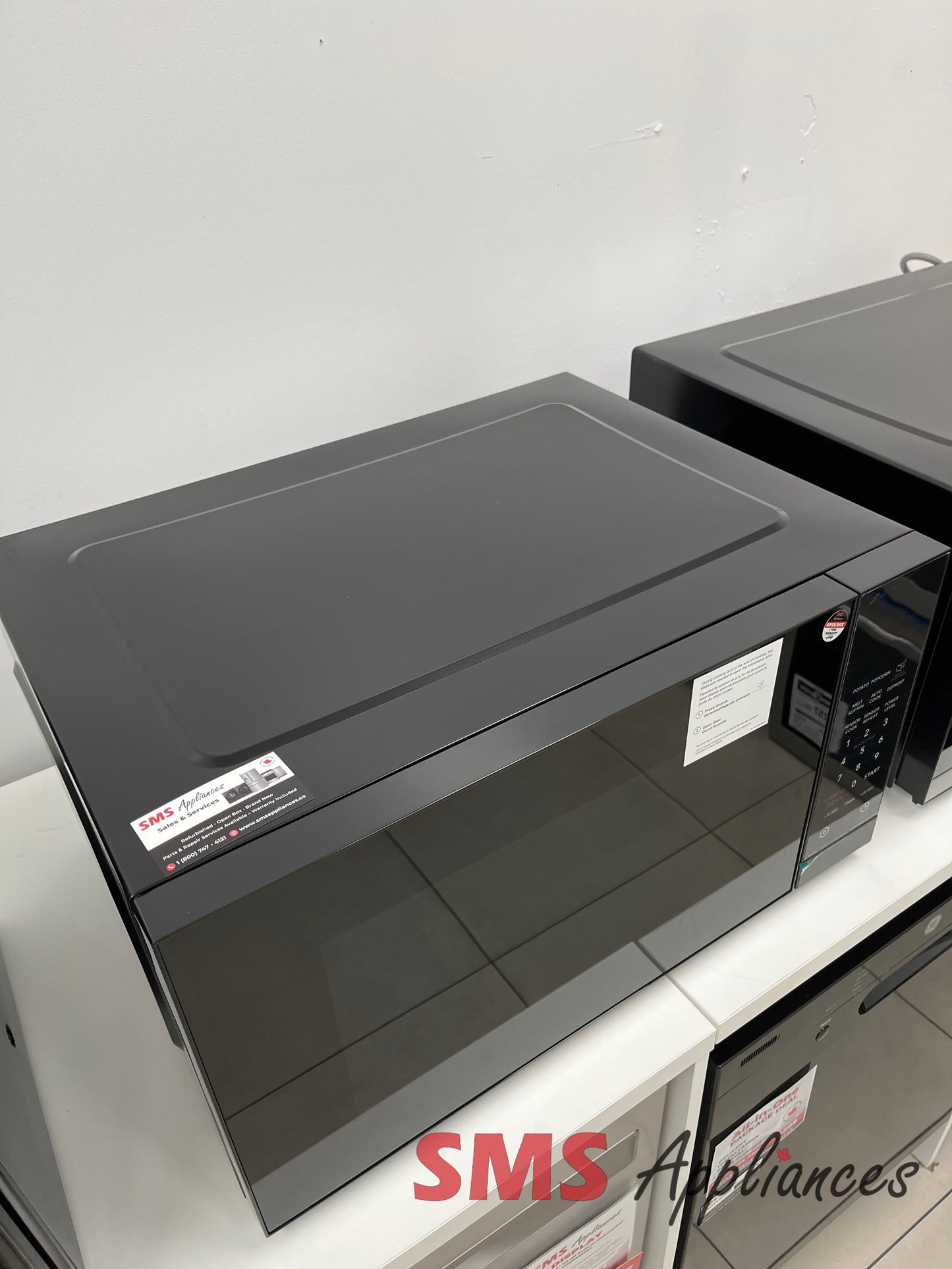 Open Box Microwaves PMBS3080BFA Frigidaire - Image 4
