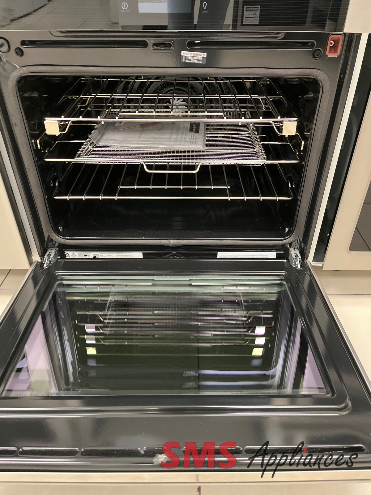 Electrolux ECWS3012ASC open box oven photo at SMS Appliances Calgary