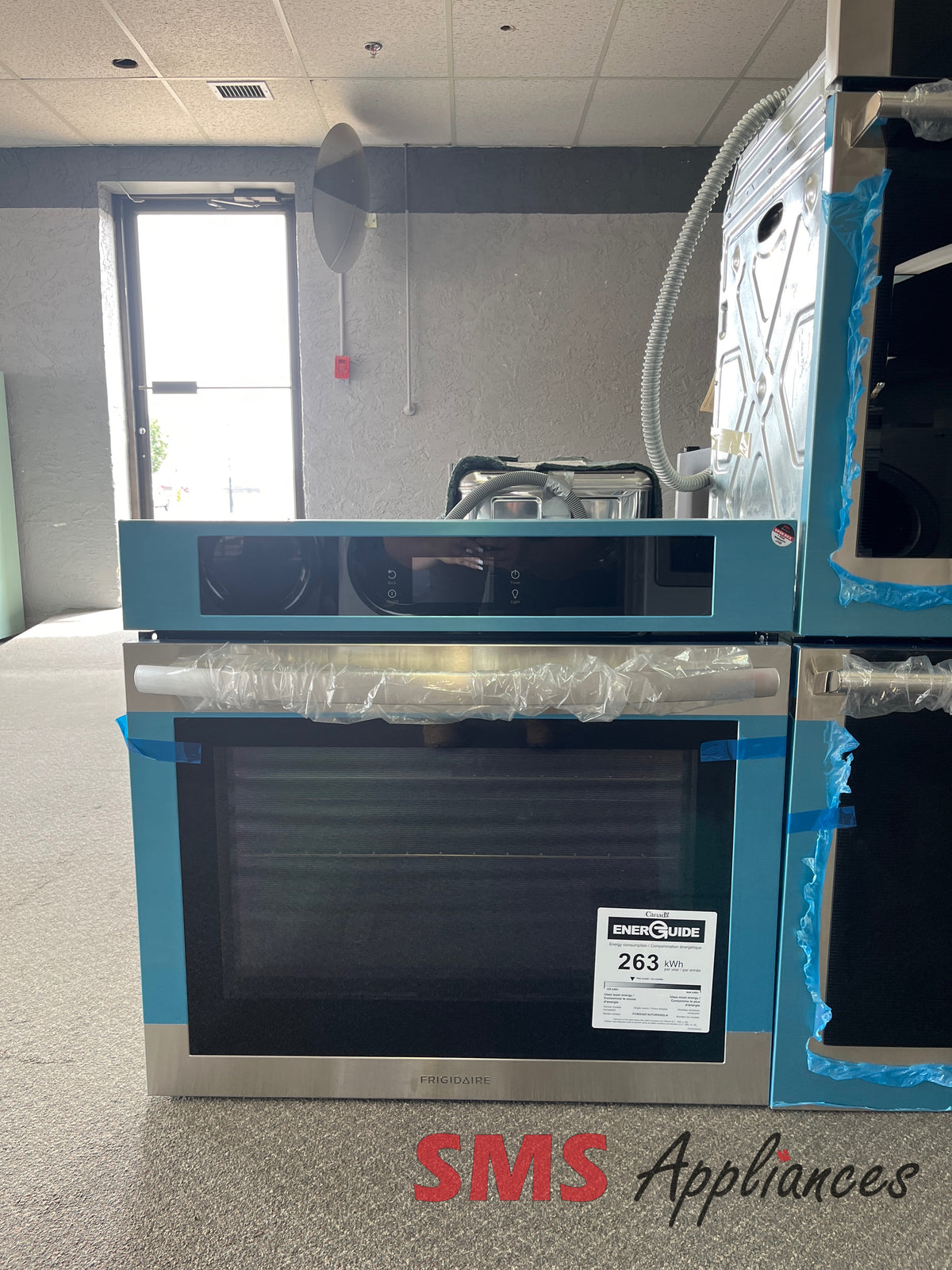 Open Box Wall Ovens FCWS3027A Frigidaire - Image 1