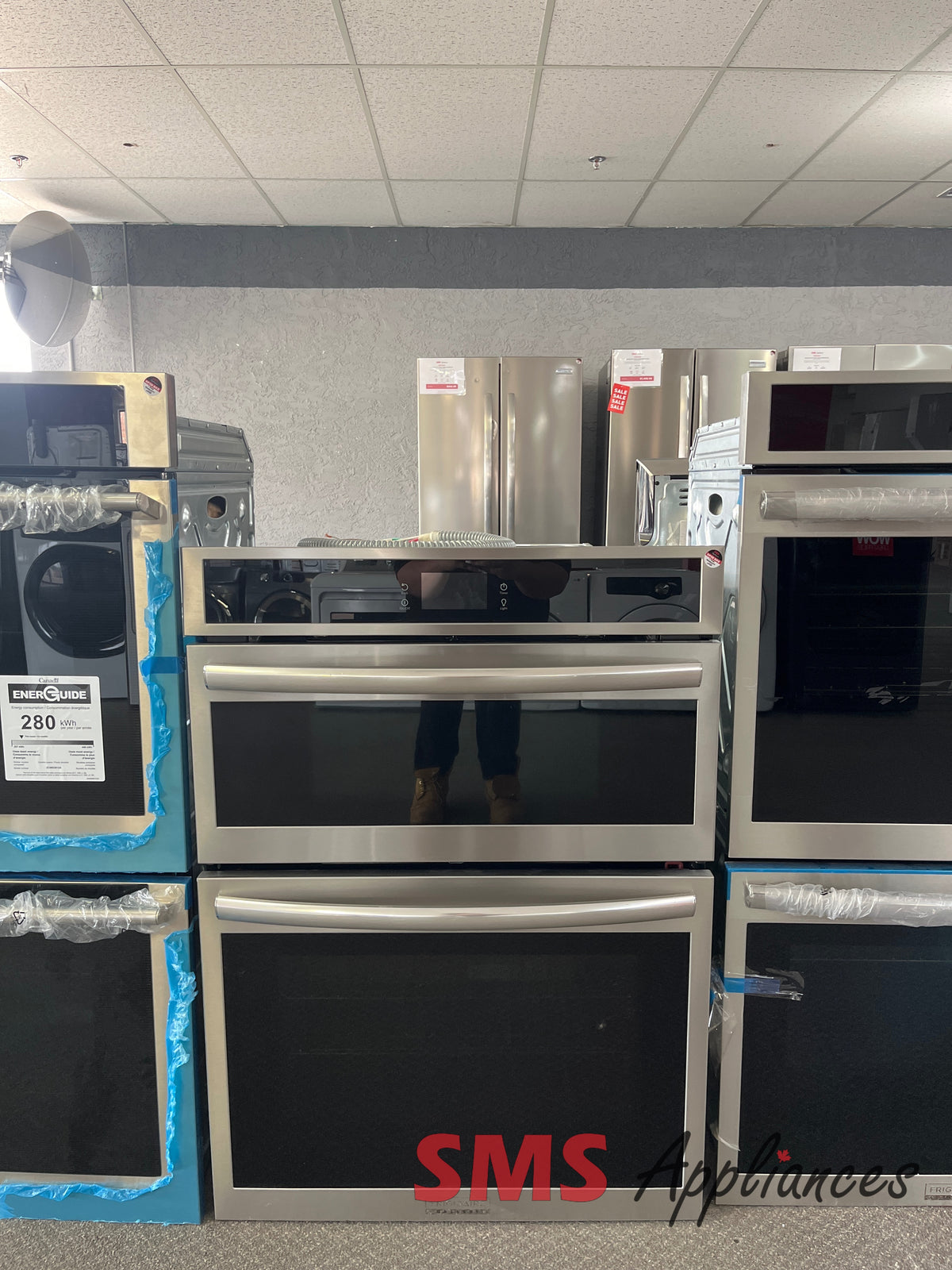 Open Box Wall Ovens GCWM3067AF Frigidaire - Image 1