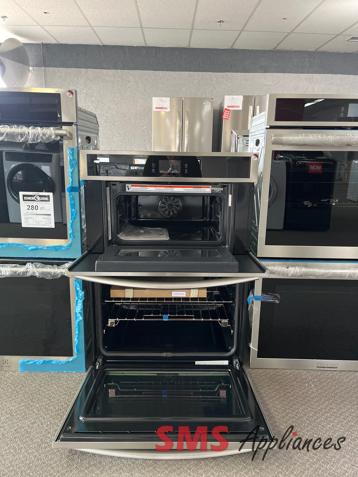 Open Box Wall Ovens GCWM3067AF Frigidaire - Image 2