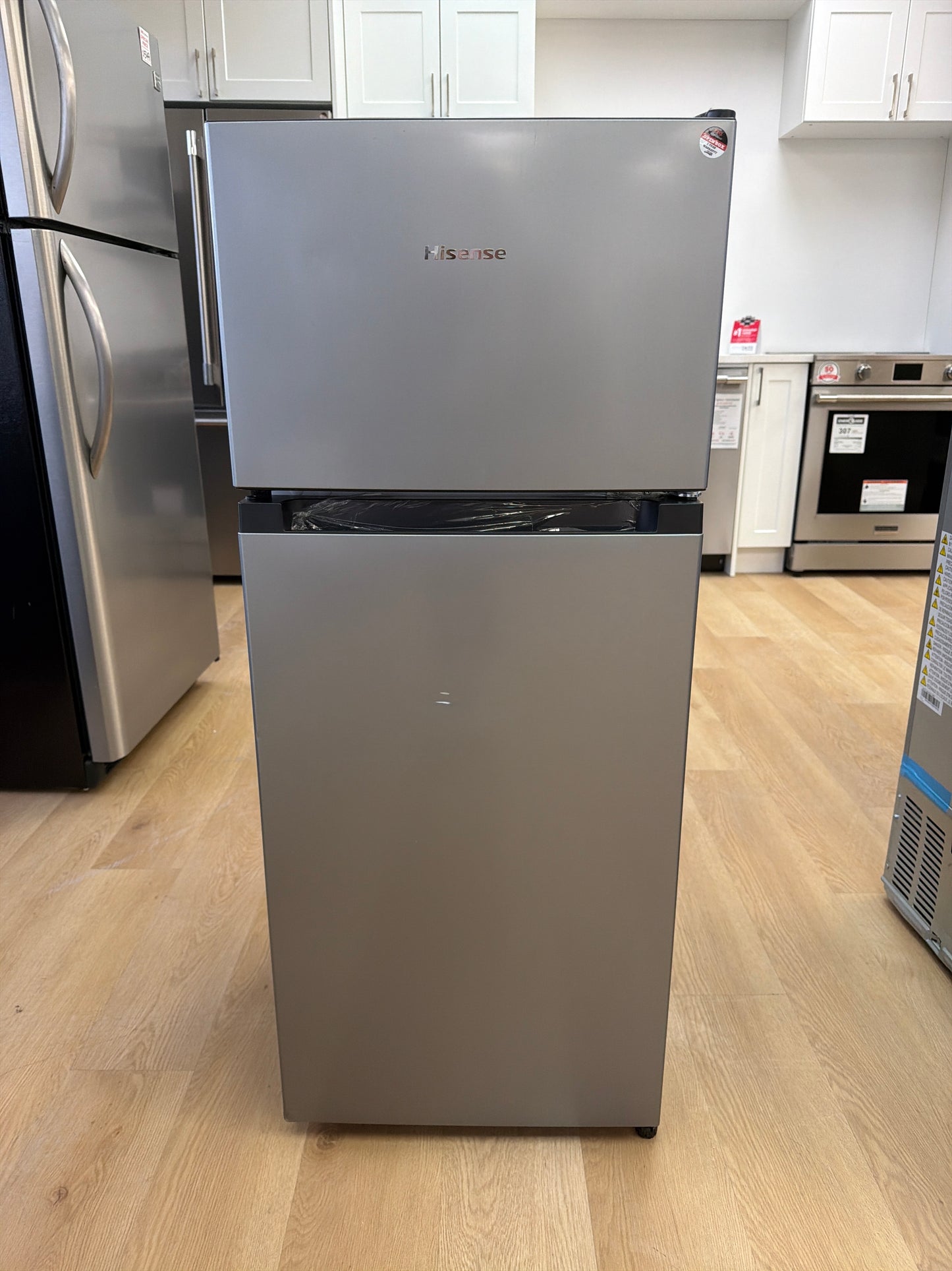 Open Box – 19" Hisense HRT044VE