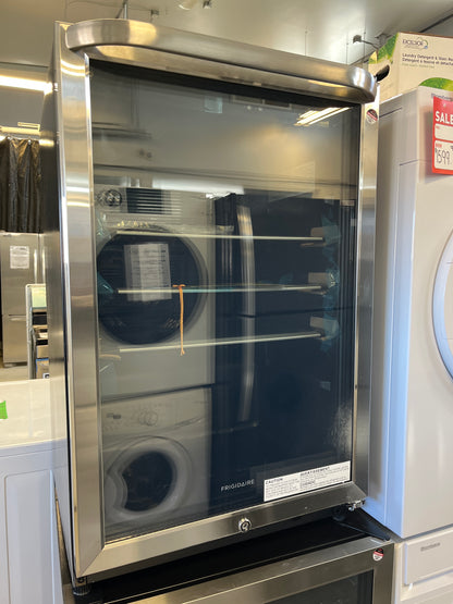 Open Box – 22" Beverage Cooler Frigidaire FRYB4623AS