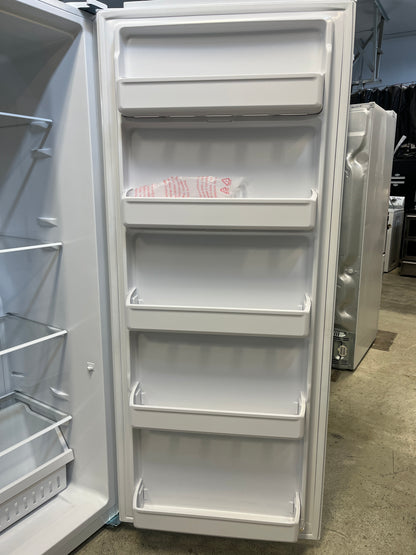 Open Box – 28" Freezer Frigidaire FFUE1626AW