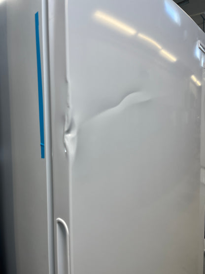 Open Box – 28" Freezer Frigidaire FFUE1626AW