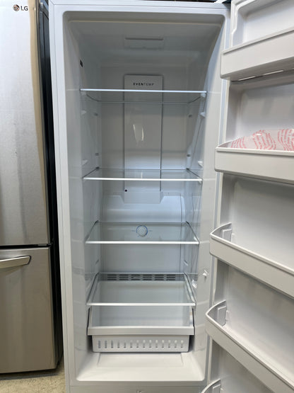 Open Box – 28" Freezer Frigidaire FFUE1626AW