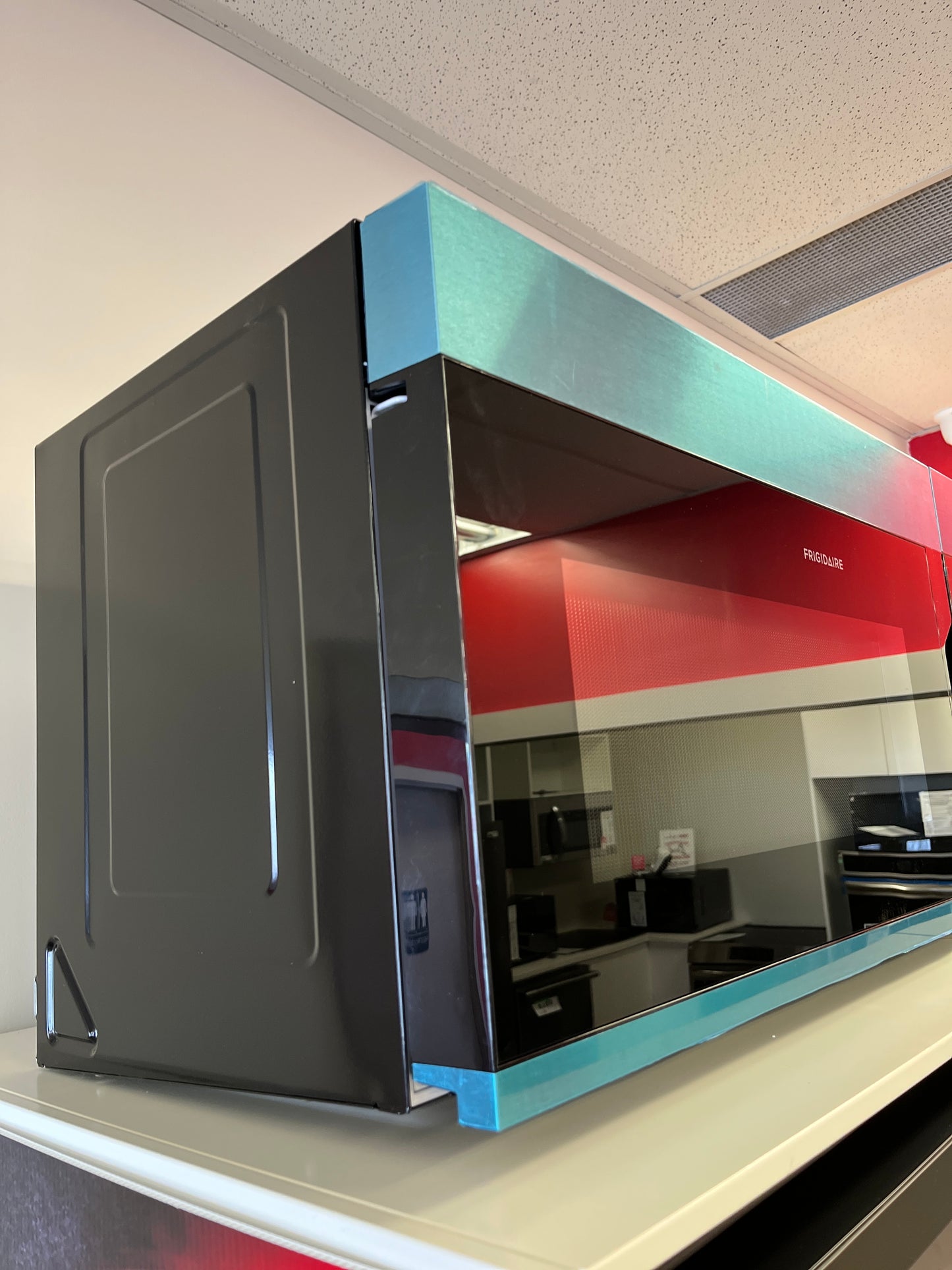 Open Box – 30" Microwave Frigidaire FMOV1852ASA