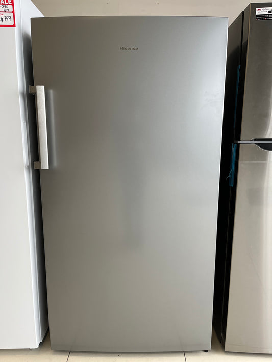 Open Box – 33" Freezer Hisense  HFU171N1AVE