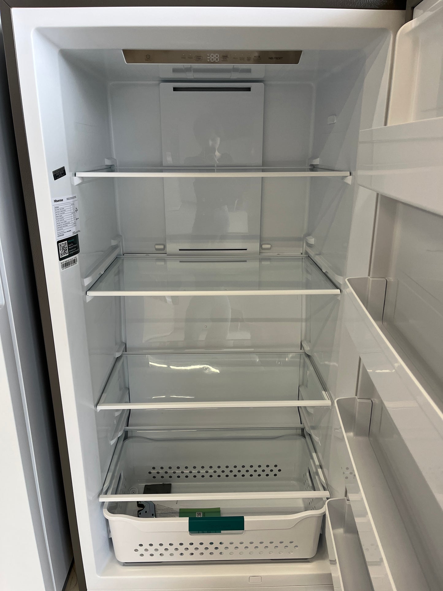 Open Box – 33" Freezer Hisense  HFU171N1AVE