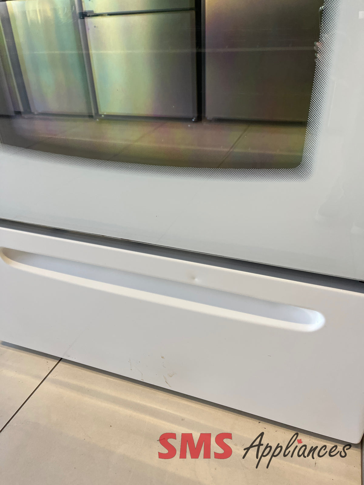 Frigidaire CFEF372ES refurbished stove detail - buy in Calgary at SMS Appliances