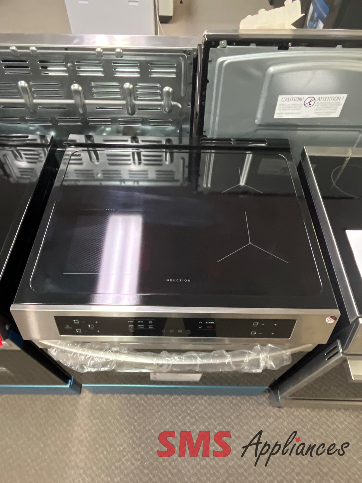 Frigidaire FCFI308CB open box stove view - for sale in Medicine Hat