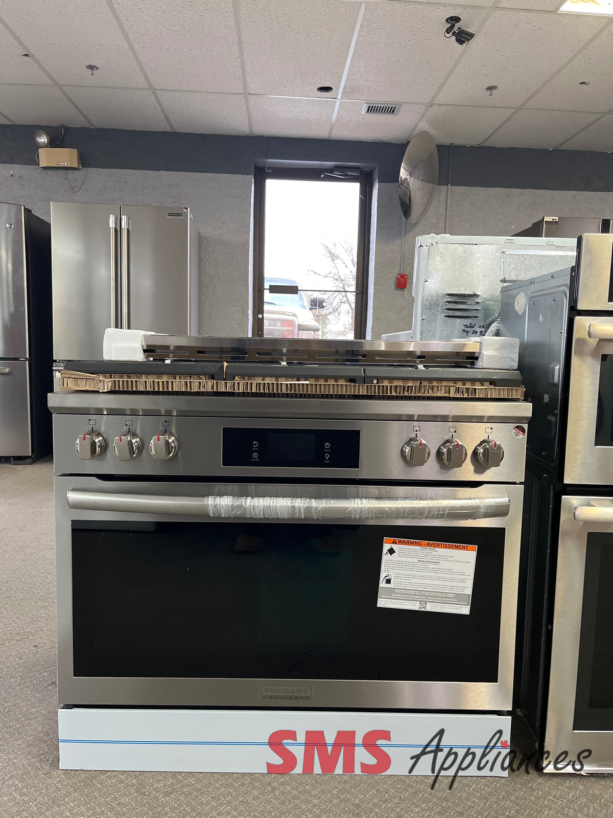 Open Box 36" Stove Frigidaire GCFG3661AF for sale in Medicine Hat - SMS Appliances