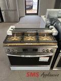 Frigidaire GCFG3661AF open box stove view - for sale in Medicine Hat