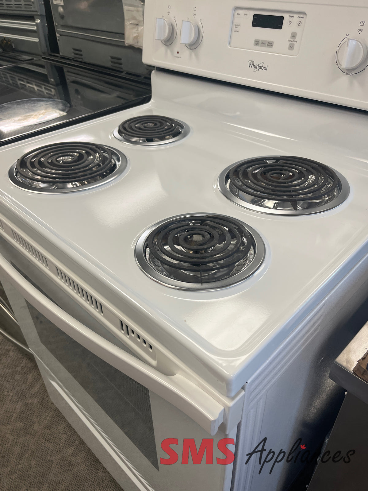 Refurbished Whirlpool YWFC150M0EW stove close-up - SMS Appliances